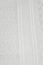 ⁦شماغ بنتلي - أبيض⁩ - الصورة ⁦3⁩