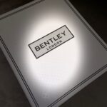 شماغ بنتلي - أبيض