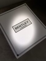 شماغ بنتلي - أبيض