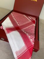 ⁦شماغ الديرة R9 -  أحمر⁩ - الصورة ⁦4⁩