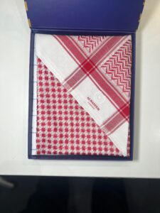 شماغ الوسيم الانجليزي الاحمر