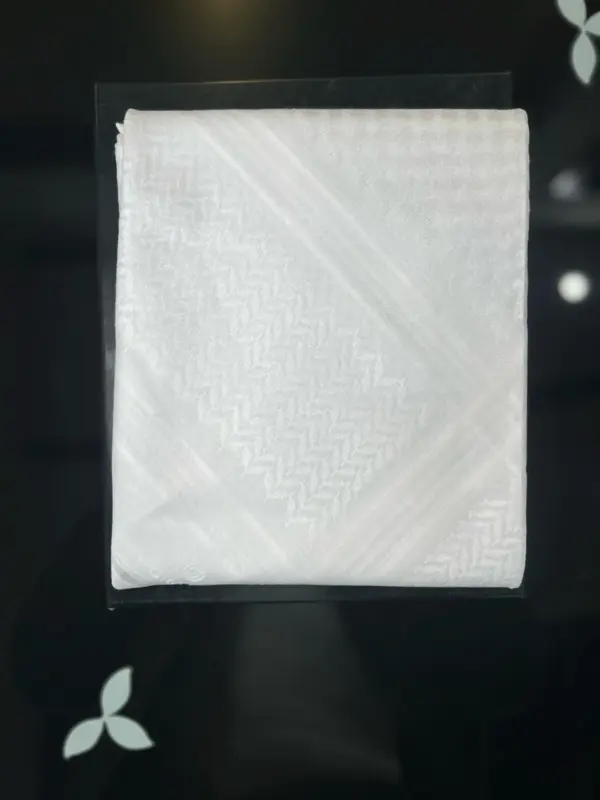 شماغ GRAND أبيض